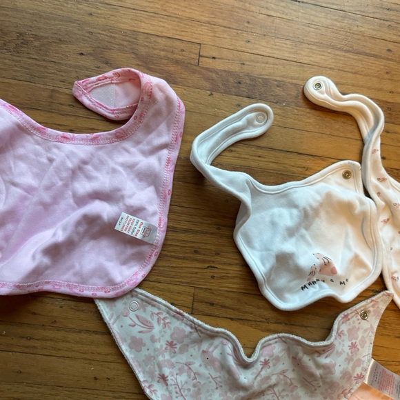 Bundle of baby bibs drool cloths - Picture 2 of 4